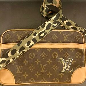 Authentic Louis Vuitton Compiegne 28 bag . Customized